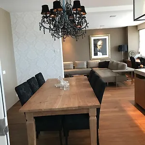 Appartement Long Beach Ii Aan Zeedijk Met Sauna, Middelkerke
